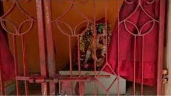 Dhanbad : Police तो छोड़ो, भगवान से भी नहीं डरते चोर! Hanuman Mandir का तोड़ा ताला