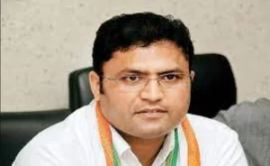 Haryana news: Haryana चुनाव प्रचार समिति के अध्यक्ष Dr. Ashok Tanwar ने आपको बिजली मंत्री के 24 घंटे बिजली देने के बयान पर घेरा।