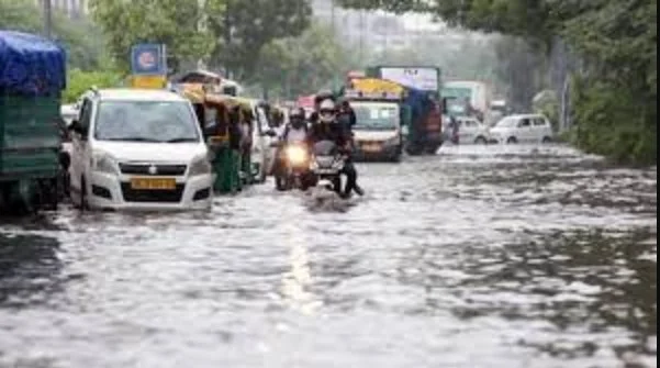 Haryana में बदला मौसम का मिजाज, कई जिलों में शुरू हुई बारिश, Fatehabad में ओलावृष्टि