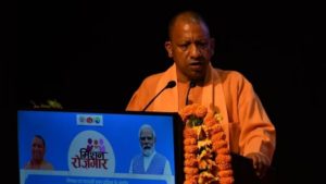 मुख्यमंत्री Yogi Adityanath ने Mission Rojgar के तहत 2.5 हजार लोगों को नौकरी देने के अवसर पर संबोधित किया, 2142 staff nurses