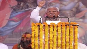 CM Manohar Lal ने भगवद गीता के संदेश के साथ हर चुनौती का सामना करने पर जोर दिया, सकारात्मक वातावरण के लिए सभी से गीता को अपने पास रखने का आग्रह किया