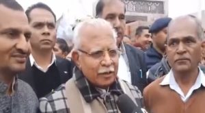 Haryana CM Manohar Lal ने अपने गांव में विकास के क्षेत्र में बड़ी घोषणा की, पैतृक घर को अधिकारियों को सौंपा और बच्चों के लिए