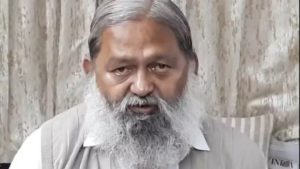 गृहमंत्री Anil Vij ने सुनीं लोगों की फरियाद, महिला ने कहा- पति विदेश में, लोग परेशान, जांच के आदेश