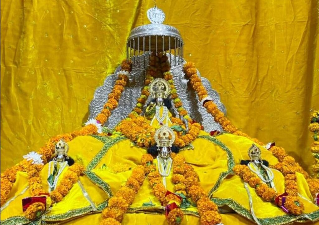 Ayodhya Ram Mandir: विश्व का सबसे अनूठा अनुष्ठान, देशभर के आचार्य रामलला की प्राण प्रतिष्ठा समारोह में शामिल होंगे और आहुति डालेंगे