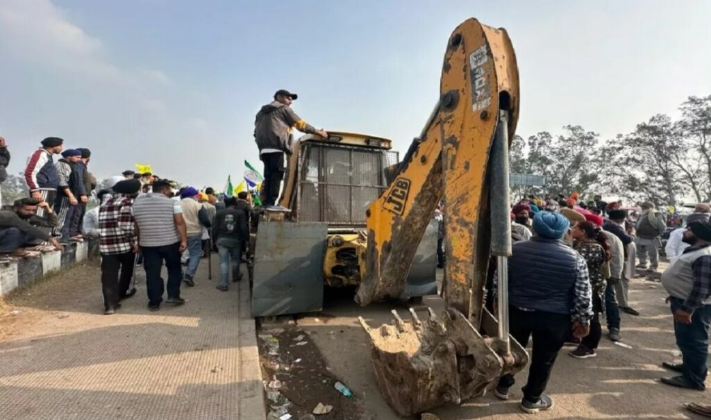 गृह मंत्रालय ने Punjab सरकार से किसानों के विरोध के बीच कानून और व्यवस्था की चिंताओं को दूर करने का आग्रह किया