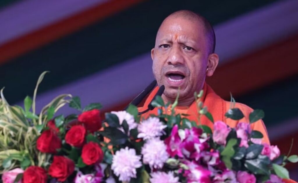 CM Yogi Azamgarh visit: कल आएंगे CM Yogi, हवाई अड्डा और विश्वविद्यालय की निरीक्षण करेंगे, तैयारियाँ तेज की गई