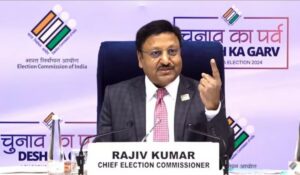 Elections 2024: CEC Rajeev Kumar का कवितायुक्त शैली में EVM शिकायत पर उत्तर, कहा- हमें अधूरी ख्वाहिशों का इलज़ाम लगा दो...