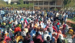Chandigarh: PGI में संविदा कर्मचारियों की हड़ताल दूसरे दिन भी जारी, OPD में मरीजों की संख्या कम हो गई