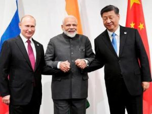 पुतिन और जिनपिंग के साथ पीएम मोदी