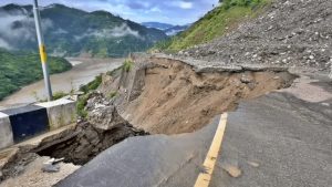 himachal road damage